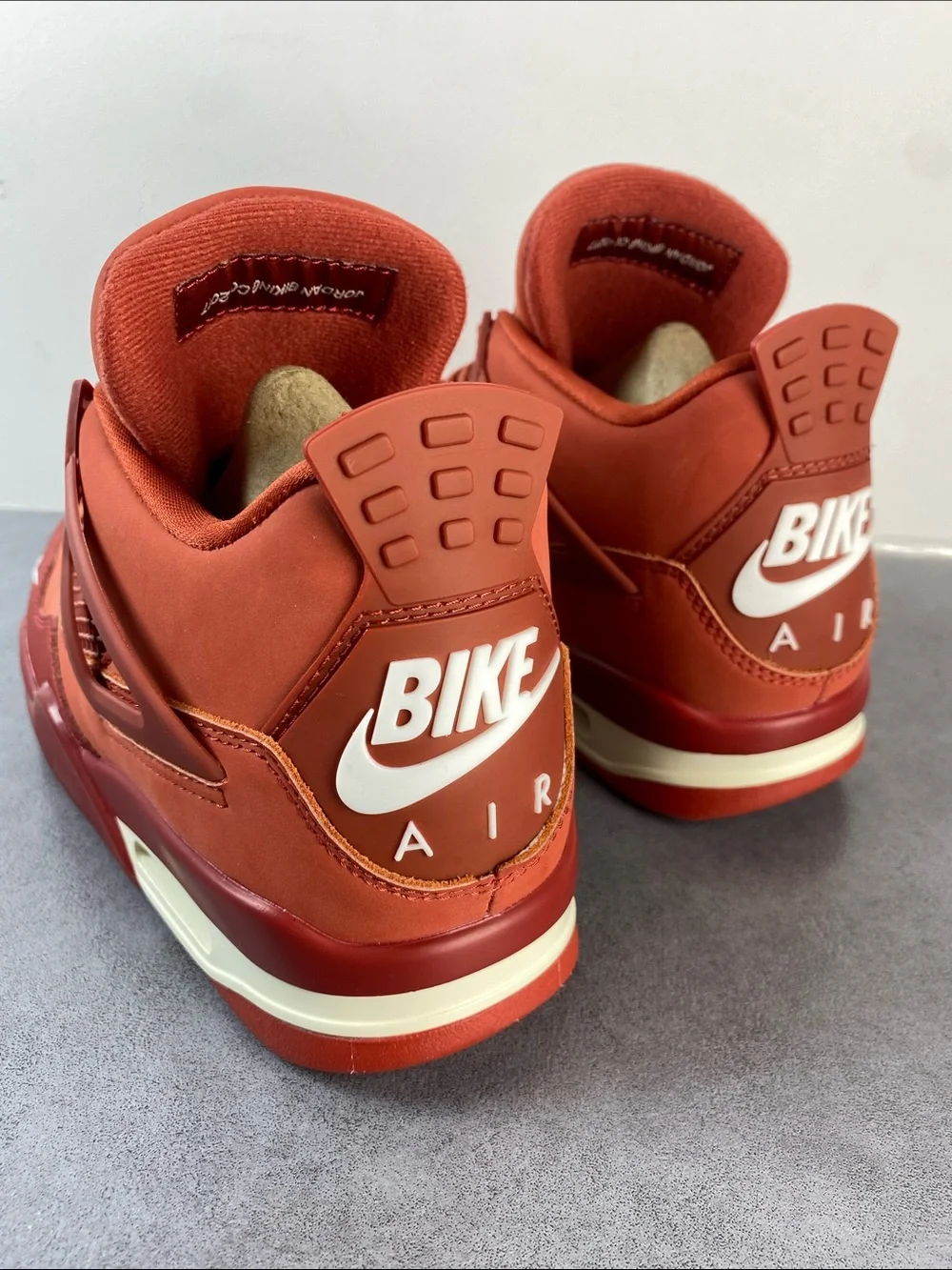 Jordan Men’s Sneakers - Vintage Red bricks